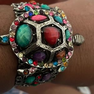 Bracelet jewel tone beads.